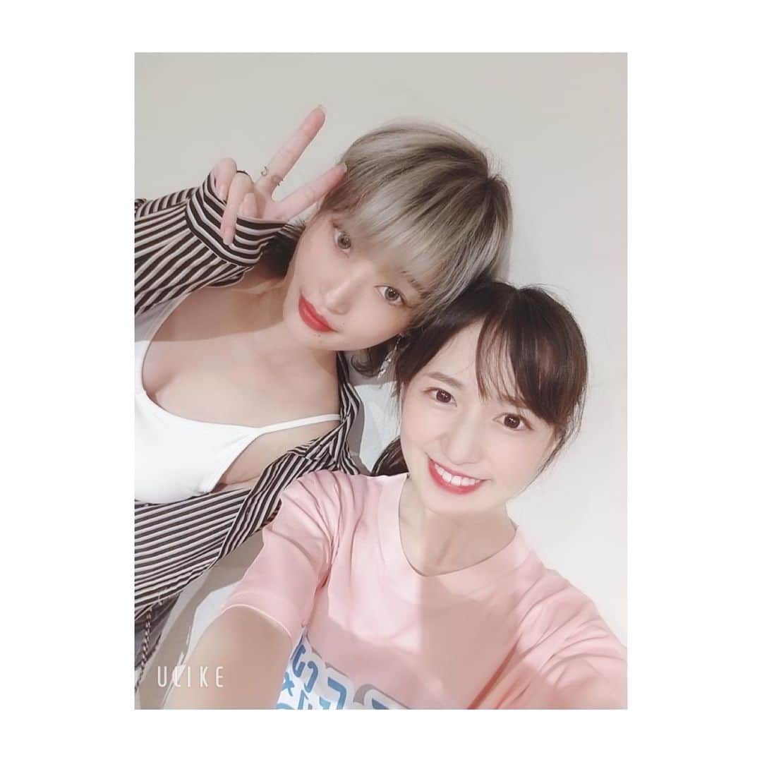 のインスタグラム：「なこまいちゃ❤️ 電脳カプセルのCDが発売になりました！気になる方は是非連絡してください！サインします笑 . . .  . #撮影モデル #撮影依頼募集中 #透明感 #シルバーアッシュ #shorthair #サロンモデル  #フェミニン #白肌 #silveraccessory #ダークヘア #realitive #サロンモデル #ファッション #大人かわいい #アイメイク #ツヤ肌 #作品撮り #japanesegirl #ウルフヘア #tiffany #カメラマンさんと繋がりたい #ポートレートしま専科 #美容師さんと繋がりたい  #いいね返し #いいねした人全員フォローする #いいね返しは絶対 #followforfollowback #l4l #いいねした人で気になった人フォロー #fff」