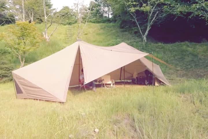 GEN3 Owlのインスタグラム：「ソロキャンにきてます。ゼインアーツのギギ2がかっこ良すぎる... I'm camping solo. New shelter is too cool... #gigi2 #zanearts #ゼインアーツ」