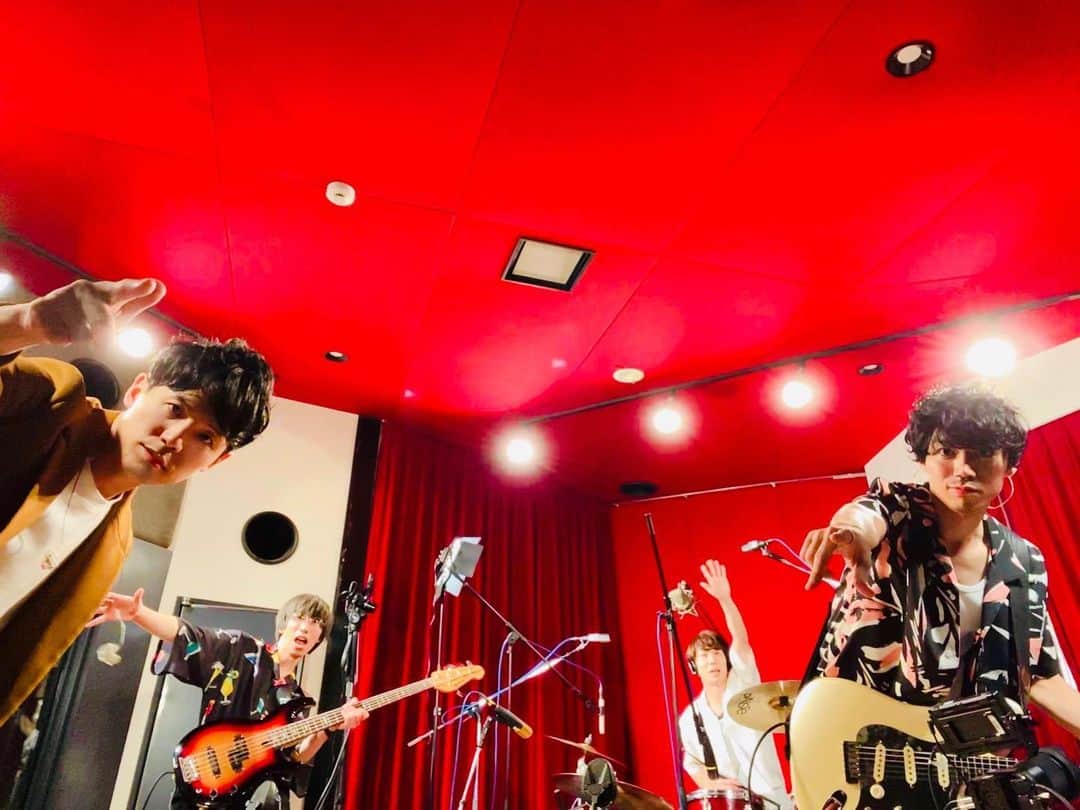 藤田朋生さんのインスタグラム写真 - (藤田朋生Instagram)「配信ライブでも皆さんに届けられて良かった。 対バンしてくれたバンドもかけがえのない仲間達。  #goodwarp #antena #ゴホウビ」8月23日 0時31分 - fujitatomoo