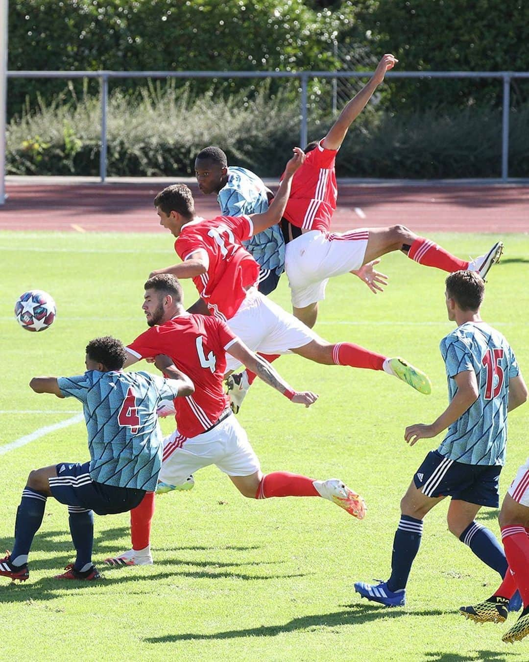 アヤックス・アムステルダムさんのインスタグラム写真 - (アヤックス・アムステルダムInstagram)「U19’s dream ends here... 💔 But more to come #ForTheFuture!  #UYL #benaja」8月23日 0時35分 - afcajax