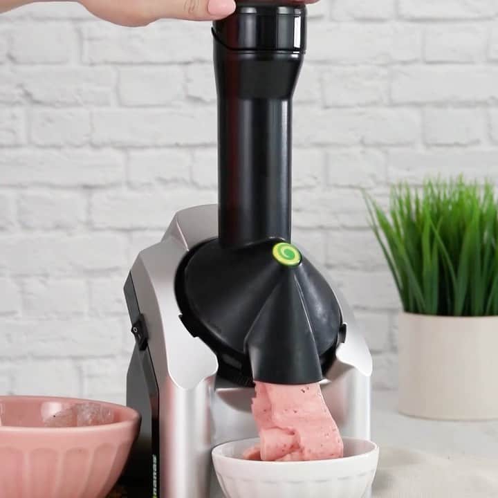 Yonanasのインスタグラム：「Yes way, frosé! You deserve an adults-only weekend nice cream treat. Strawberry Frosé Yonanas is a breeze to make. Just freeze rosé wine in an ice cube tray and add it to your Yonanas with frozen strawberries and bananas!⠀ ⠀ Click the link in our profile for the recipe.」