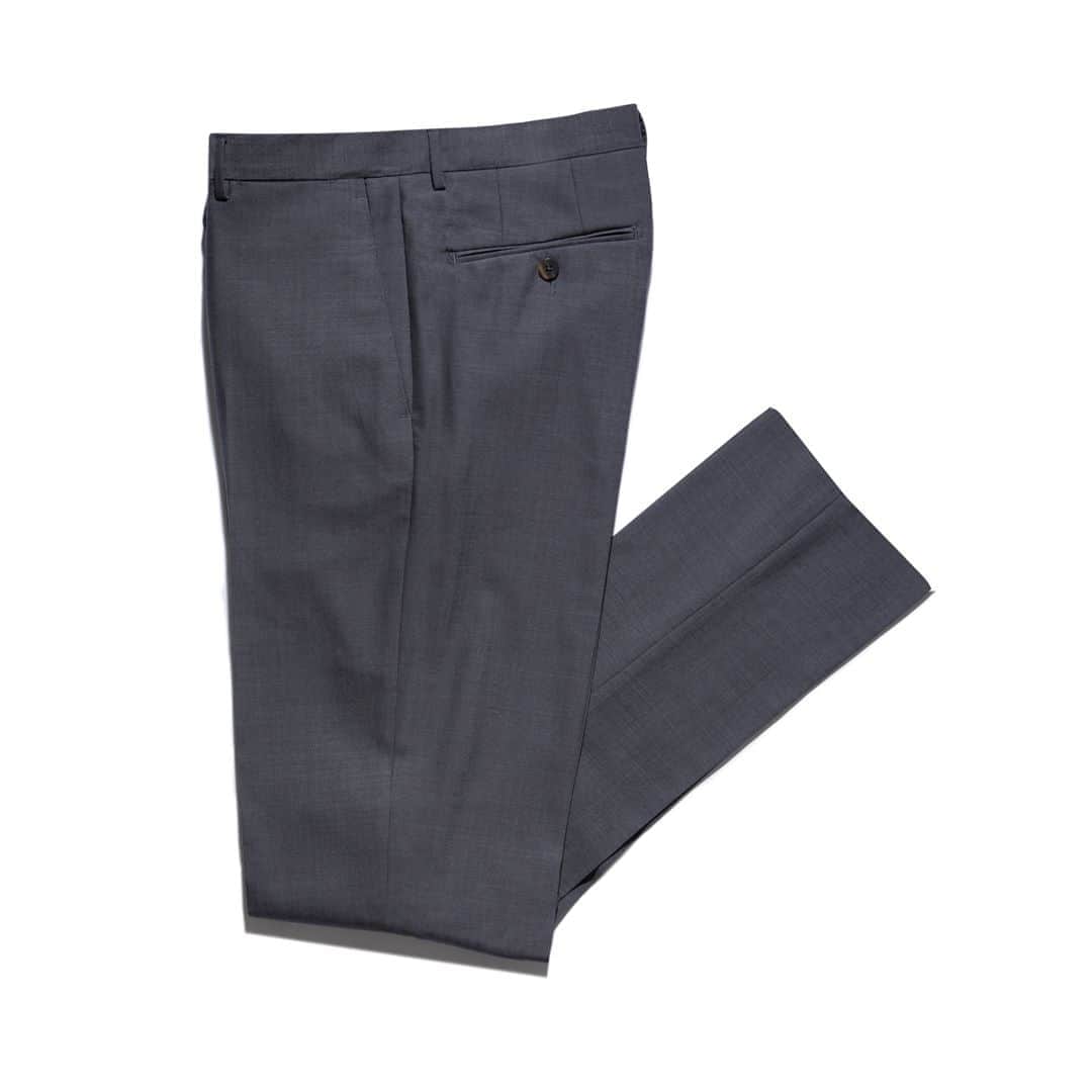のインスタグラム：「.⁣ Classic pants made of gray pure wool. An icon of Boglioli’s effortless style, they have been updated with a modern, comfortable slim fit.⁣ .⁣ .⁣ .⁣ #classicpants #menstrousers #wooltrousers #summerwool #slimfit #effortlesssttyle」