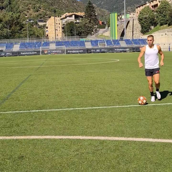 ジェラール・デウロフェウのインスタグラム：「FASE FINAL DE RECUPERACIÓN 🔥💪」