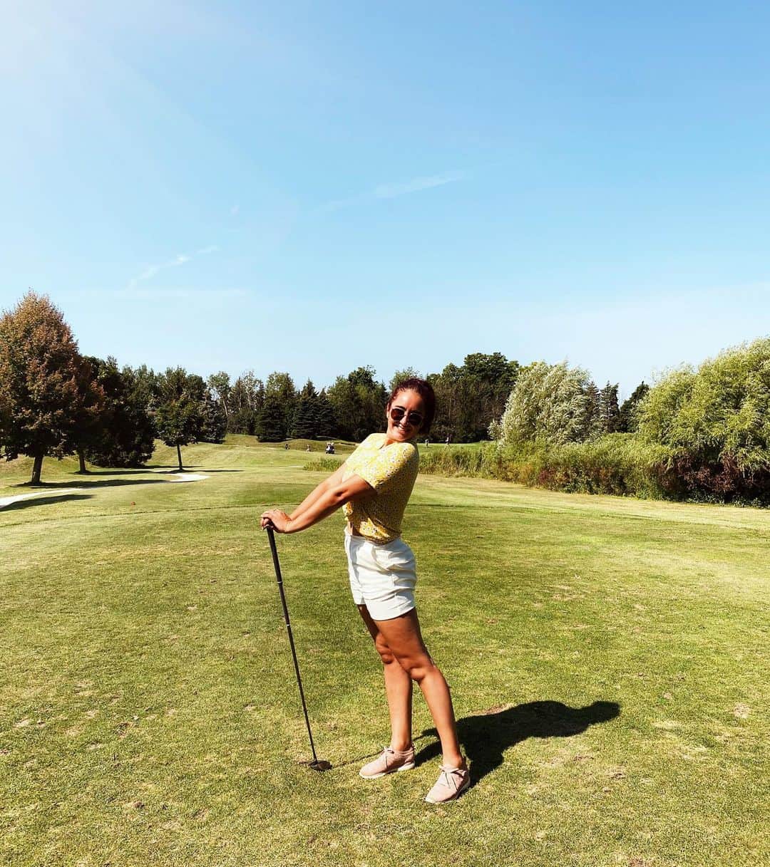 ケイトリン・オズモンドのインスタグラム：「It’s been a while, but being back on a golf course was so fun!」