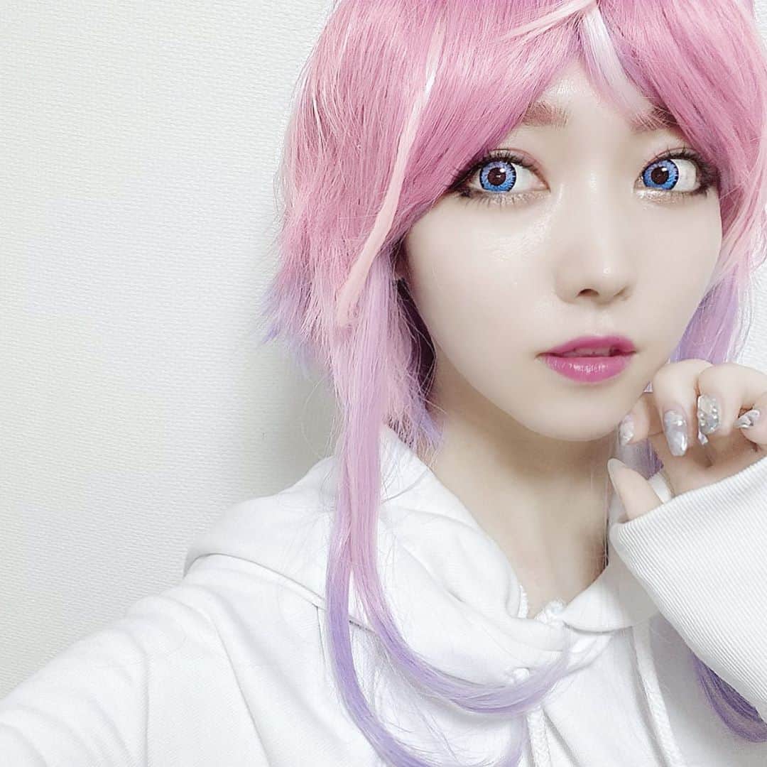 橘穂奈美のインスタグラム：「🍬🍭🍬🍭🍬 . . . . . . . . . . . .  #shibuya #shibuyadivision #amemuraramuda #ramuda #hypnosismic #hypmic #cosplay #cosplaygirl #cosplayer #kawaii #anime #コスプレ #コスプレ女子 #コスプレイヤー自画撮り部 #ヒプマイ #ヒプノシスマイク #飴村乱数 #ヒプノシスマイクコスプレ #アニメ好き #粉我 #角色扮演 #自拍 #动漫 #코스프레 #만화 #애니메이션」