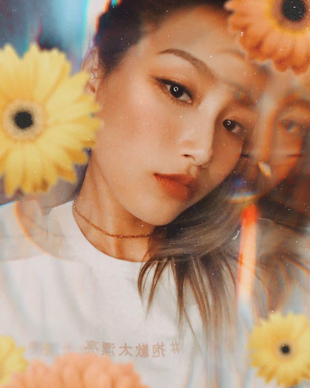 安柏兒のインスタグラム：「#抱歉太漂亮  週日好，自閉完畢。🌞」