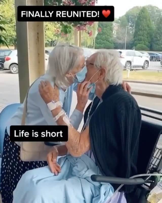 のインスタグラム：「❤️」
