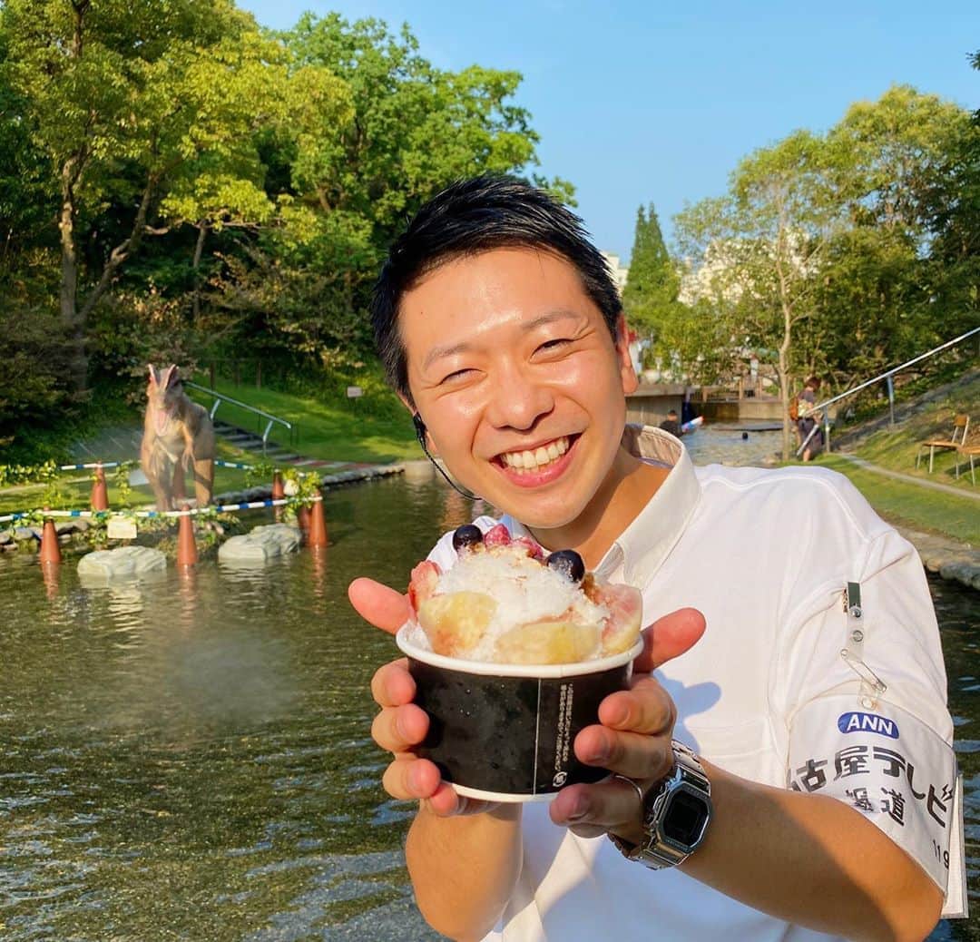 のインスタグラム：「先日の安城市 #デンパーク #ジャブジャブ池 からの生中継☀️ .  #イチジク のかき氷もご紹介しました🍧✨ . 安城と言えば、イチジクの生産量日本一！ 安城の名産で、旬の味覚を丸々ひとつ使った贅沢なかき氷。 . 半凍りになったイチジクは、独特のトロッとした食感とシャーベットのようなシャリシャリ感のバランスが最高😋 . イチジクのソースと練乳が、ほどよい甘さを引き立てます！ . . まだまだ熱中症には注意が必要です。 引き続き、体調管理にお気をつけください🍀 . . #安城産いちじくベリーミックス #花の大温室 #カフェブロムスター #愛知 #安城 #安城産業文化公園 #メーテレ #アップ  #上坂嵩」