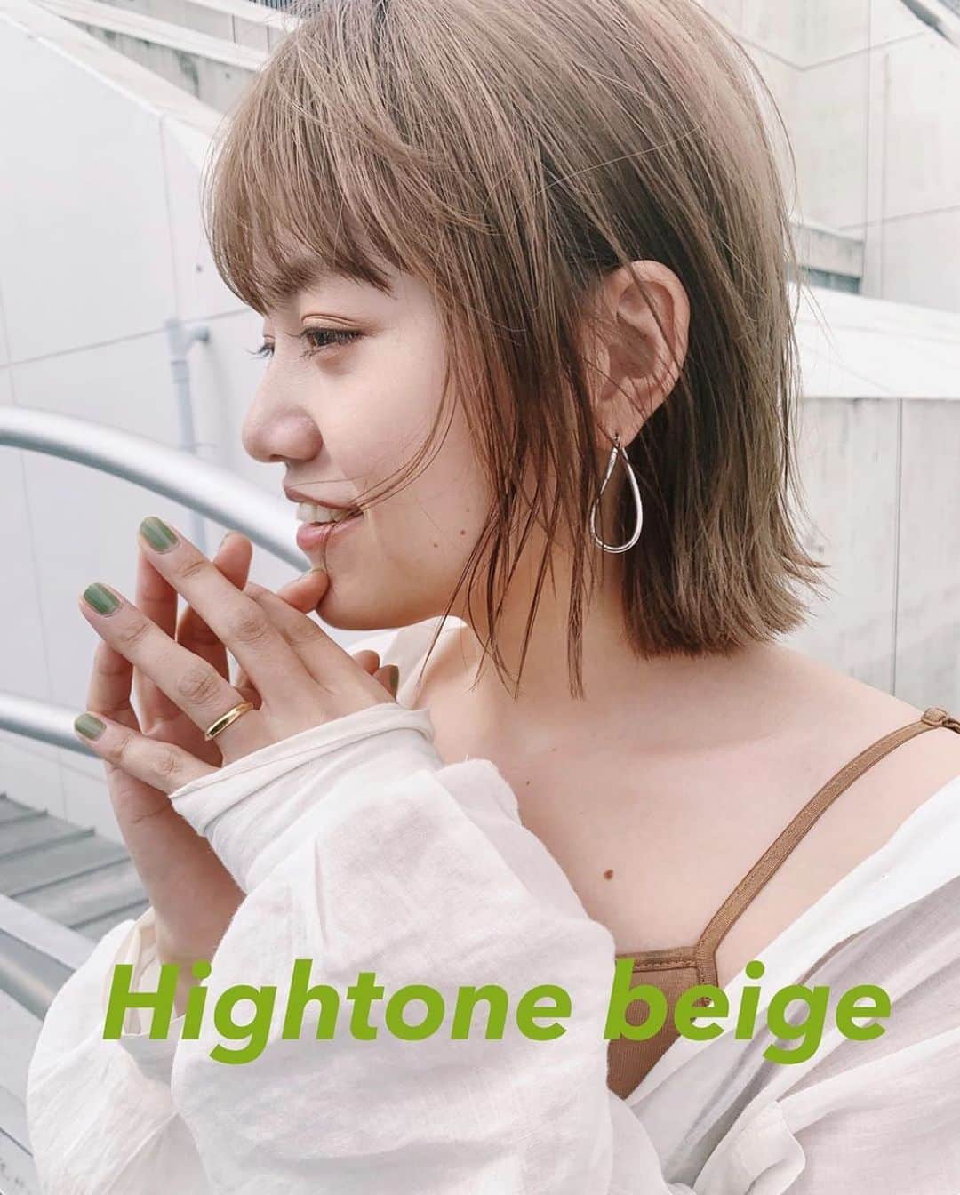 のインスタグラム：「_ ☑︎BOBを綺麗に保ちたい ☑︎自分の理想のボブになりたい ☑︎どこから見ても綺麗な髪でいたい . そんなあなたの希望叶えます☺️🍃 .  あなたの骨格、髪質 生えぐせに合わせたカット✂︎ . 2回目以降のお客様にもご来店しやすいように 【2回目以降もご利用可能な割引クーポン】 をご用意させて頂いております^ ^✨ . HOTPEPPERのページにて ご確認下さいませ✨ . 毎日のお仕事や家事、子育てで忙しい女性にも 楽にお洒落を楽しんでもらえるような ヘアスタイルを提案させて頂きます🕊🍃 . 同じ女性だからこそ、 皆さんのライフスタイルを理解し、 長い間寄り添っていける関係を 造っていけたらと思ってます☺︎ . ご予約はTOP又はDMより！ もちろん、DMからのご相談もお待ちしております！ . 【衛生ガイドライン】 ・出勤スタッフの削減 ・出勤前の体温チェック、 　こまめな手洗い消毒とうがい ・スタッフ全員のマスク着用 ・窓の開放による換気と、 　高性能空気清浄機の設置 ・セット面の間隔、 　お客様同士の間隔を広く ・お客様毎の席の消毒 （滞在時間はお客様専用の席とします) . 【以下に該当するお客様のご来店をお控え下さい】 ・感染者、及び感染の疑いがある方 ・体温が37.5度以上ある方 ・だるさ（倦怠感）や息苦しさ（呼吸困難）がある方 ・咳が頻繁に出る方 ・感染濃厚接触者と思われる方 ・１４日以内海外渡航歴がある方  １日も早く平凡な日々が訪れるますように。 皆様のご健康を心よりお祈り申し上げます。  場所： KILLA(旧RODGE)  東京都渋谷区神宮前6-18-14 JS神宮前プロパティ４F TEL：03-6712-6360  - [ ] #ボブ#ミニボブ#ショートボブ#透明感カラー#外国人風カラー#アディクシーカラー#イルミナカラー#グレージュ#ハイライト#ミルクティーベージュ#ショートヘア#マッシュショート#バッサリカット#ハンサムショート#丸みショート#イメチェン#髪質改善#オレンジカラー#オレンジブラウン#小顔カット#夏ヘアー#ココアブラウン#ブランジュ#シアーベージュ#ginza#giselle#fudge#cluel#ar」