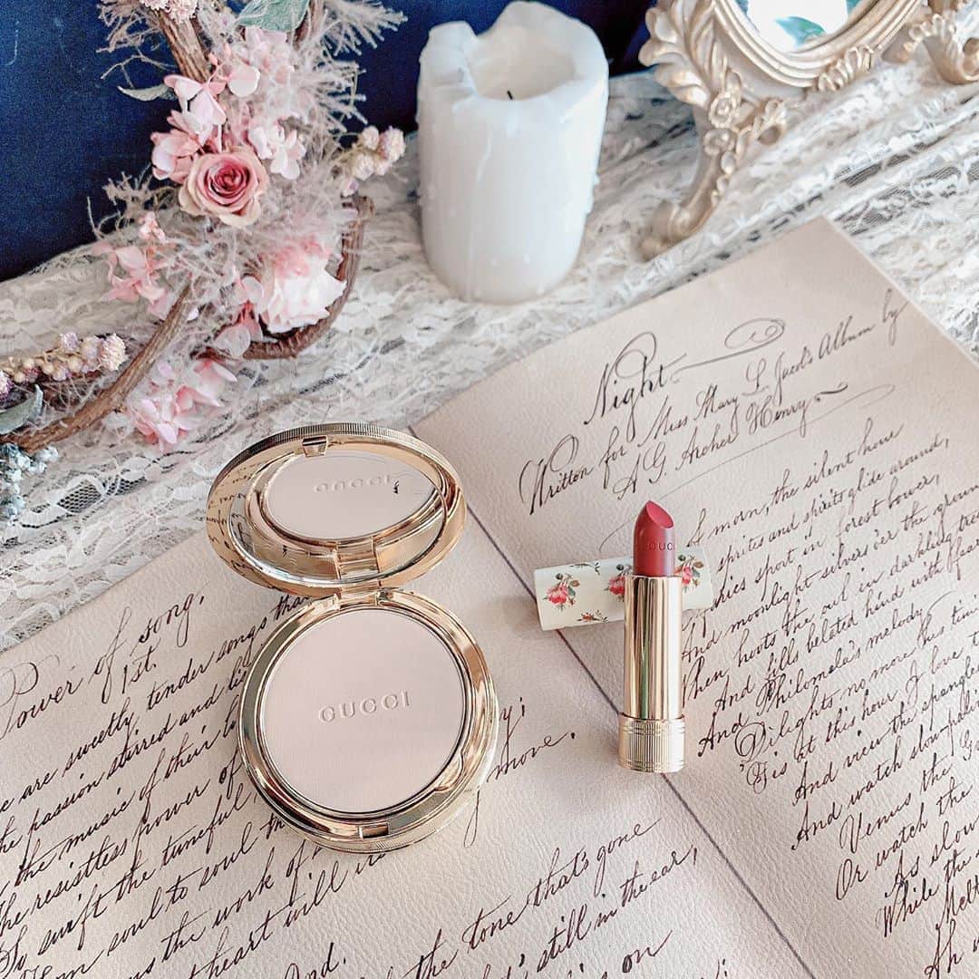 郭圈圈さんのインスタグラム写真 - (郭圈圈Instagram)「必須拍個寫真 @guccibeauty  真的太美了✨ 而且粉餅味道好香♥️ 謝謝 @sung_gigi 的生日禮物🎁🥰」8月23日 12時32分 - helloiamlea