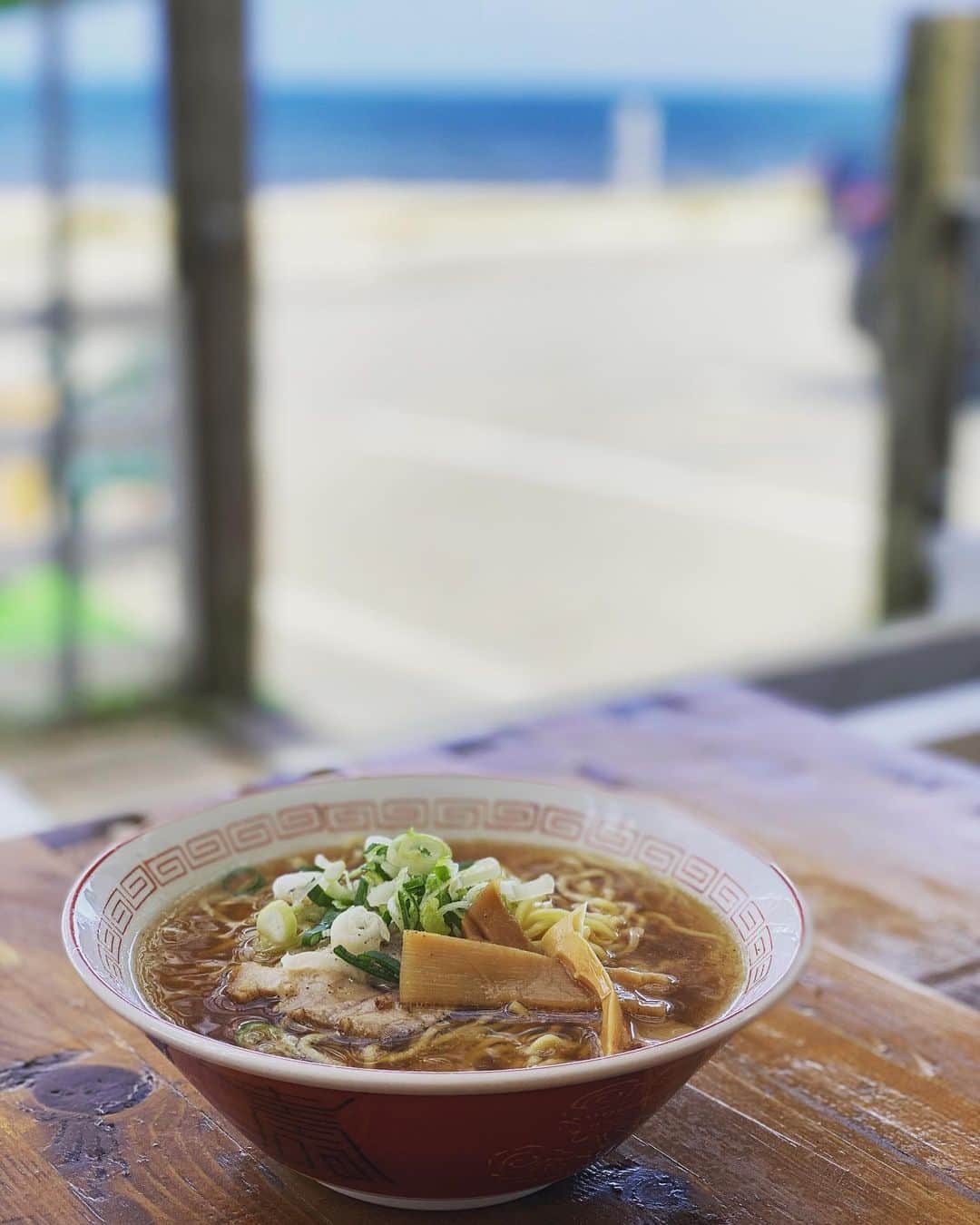 宇都直輝のインスタグラム：「🏖🍜👍  #最高に美味かった」