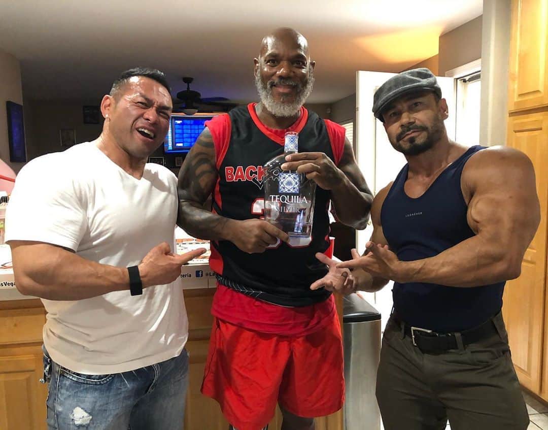 のインスタグラム：「Happy birthday @officialflexwheeler ! Yea we drunk sometimes 😜 Great time with great people! @dannyhester @therealricomcclinton @2bolojr @stanefferding」