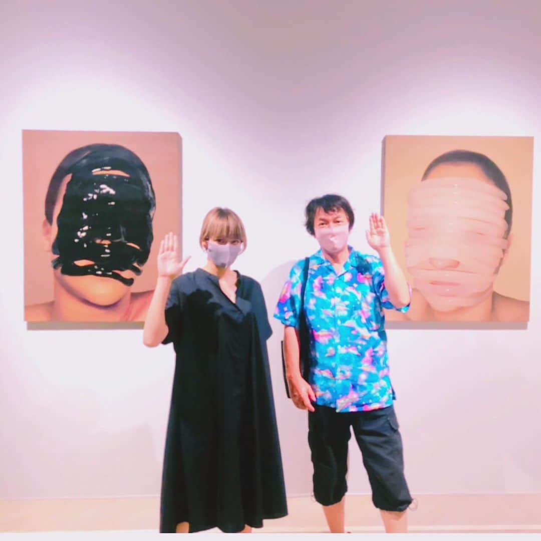 河崎実さんのインスタグラム写真 - (河崎実Instagram)「こたお画伯の新作狂って最高だな！芸術は爆発だ。  #友沢こたお　#アート　#スライム　目黒美術館でこたおちゃん参加の展覧会に。狂ってる(誉め言葉)」8月23日 13時18分 - kawasakiminoru