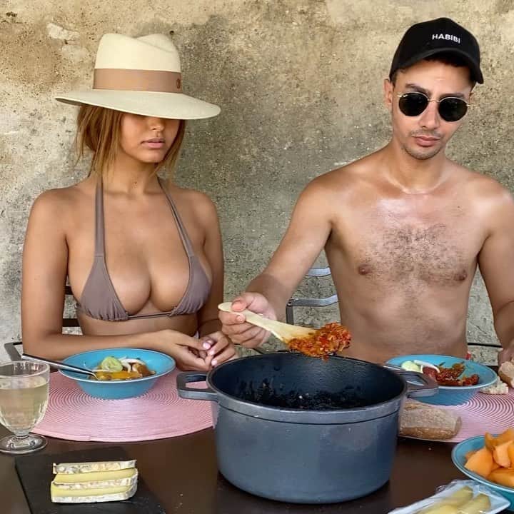 ザヒア・ドゥハールのインスタグラム：「🍽 @djanisbouzyani ❤️」
