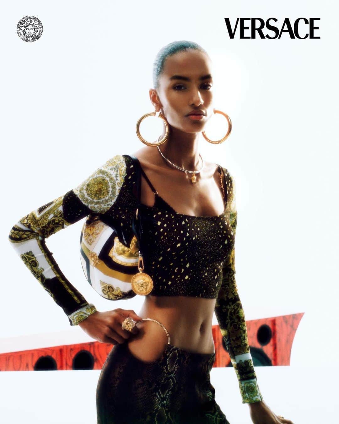 のインスタグラム：「Back in a Flash - stay tuned for the second drop of the #VersaceFlash21 Collection, coming later this year. Shop the teaser capsule now at the link in bio.  Photography: @arnaudlajeunie」