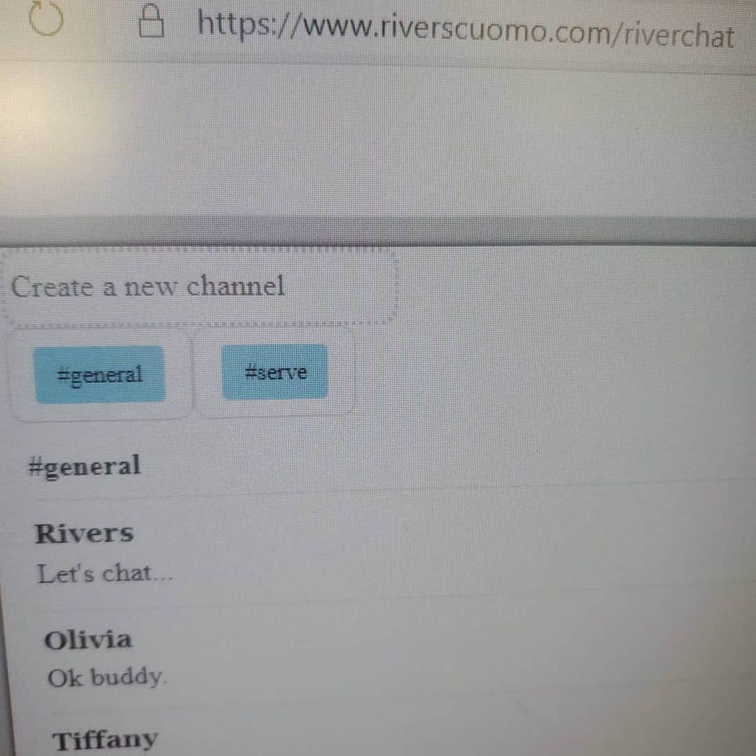 リヴァース・クオモのインスタグラム：「Come on the river chat. www.riverscuomo.com/riverchat」