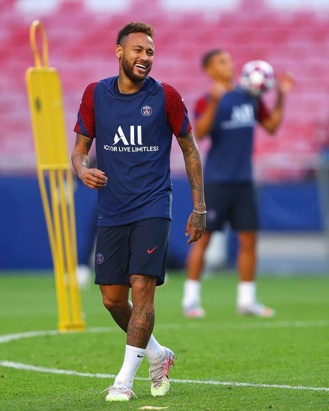 ネイマールさんのインスタグラム写真 - (ネイマールInstagram)「Ready for tomorrow ⚽️😍🤤😁」8月23日 5時41分 - neymarjr