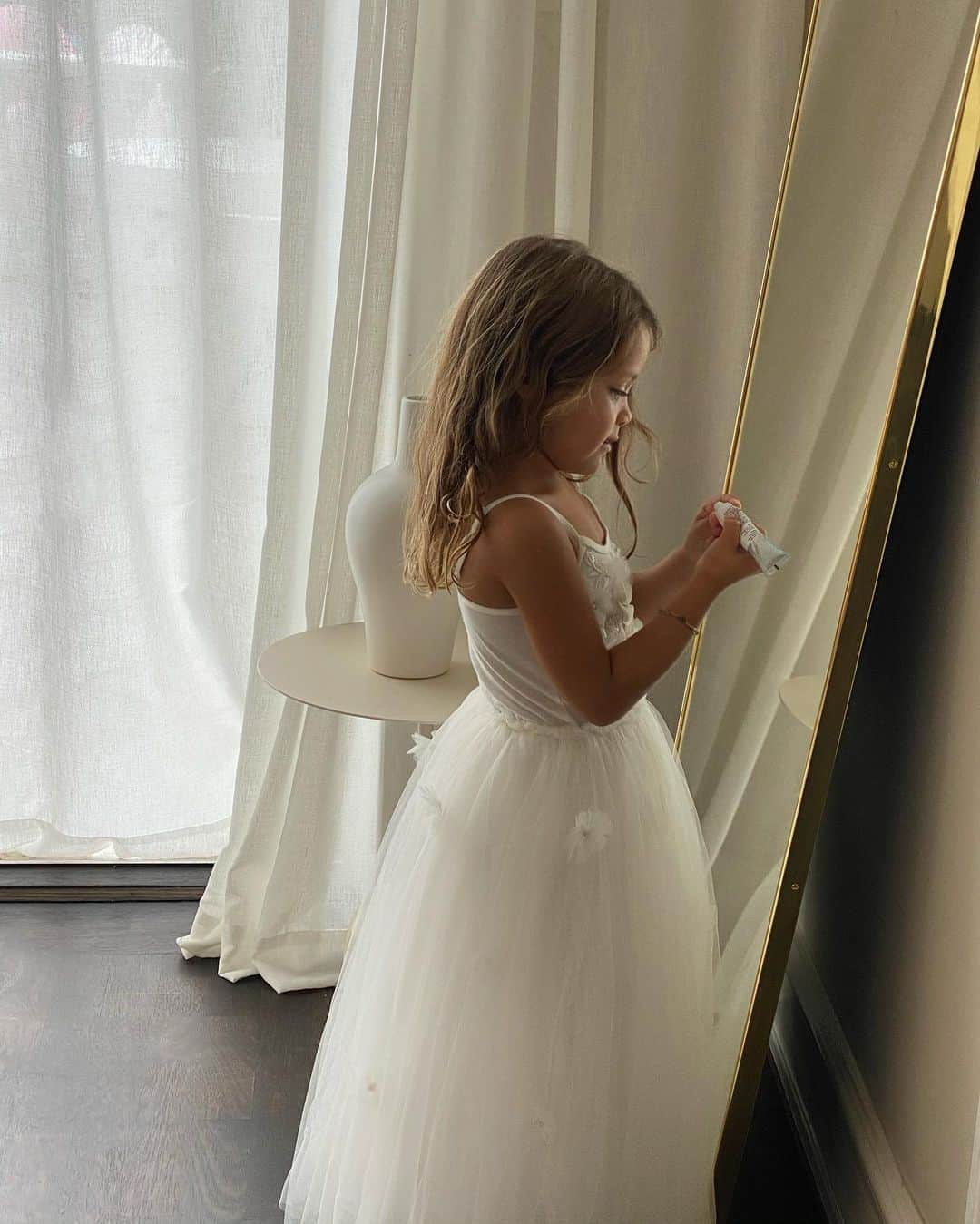 Mathilde Goehlerのインスタグラム：「Happy birthday my angel ♥️👼🏽 5 years and I can’t believe how much light you are spreading everywhere ♥️」