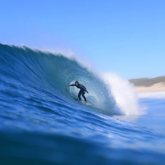ニッキ・バン ダイクのインスタグラム：「💙🏄🏼‍♀️」