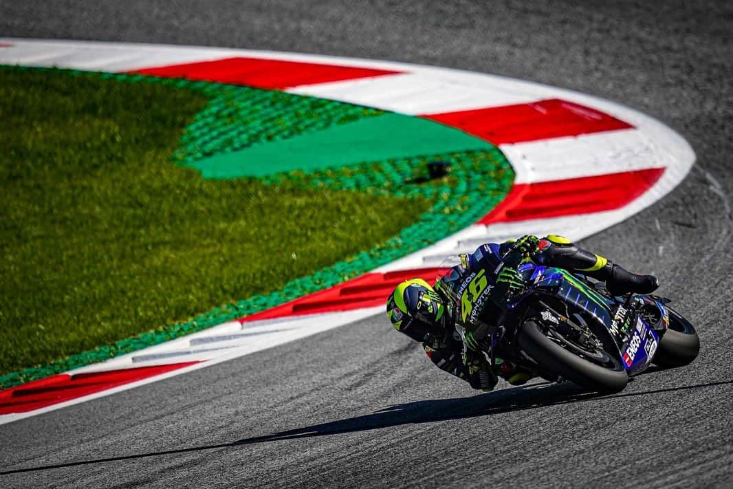 バレンティーノ・ロッシさんのインスタグラム写真 - (バレンティーノ・ロッシInstagram)「Red Bull Ring,Austria Saturday,official practice 📸 @falex79 @gigisoldano」8月23日 6時48分 - valeyellow46