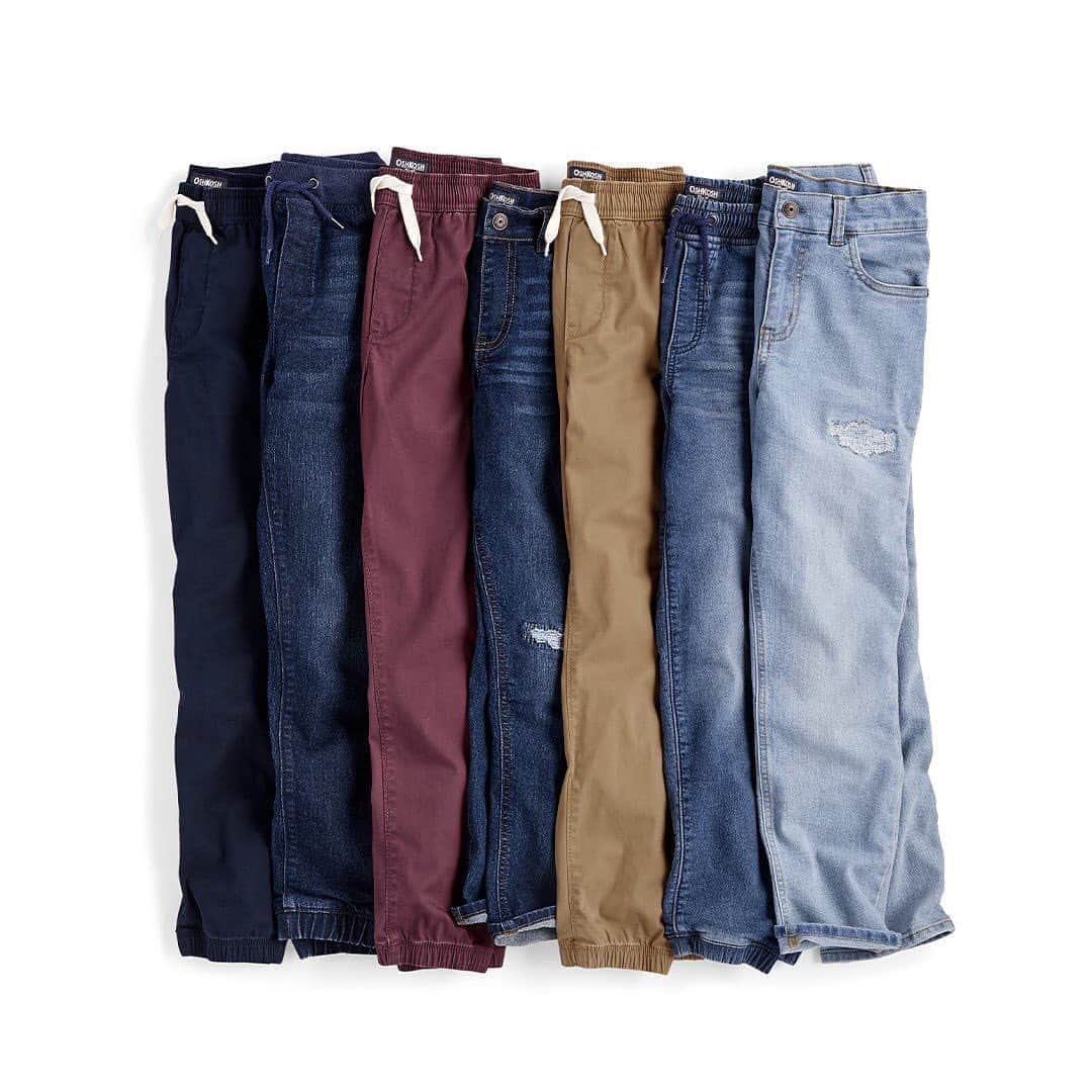 オシュコシュさんのインスタグラム写真 - (オシュコシュInstagram)「Joggers, jeans and a few pairs in between! Which fit will your #oshkoshkids pick for the first day back or first day in person? #backtoschool #supercomfy #soeasy」8月23日 7時02分 - oshkoshkids