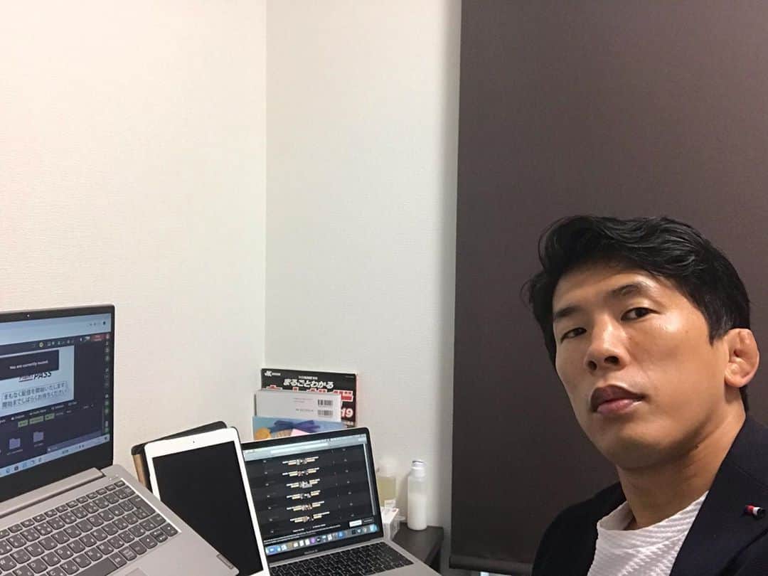 水垣偉弥のインスタグラム：「自宅で解説スタンバーイ！！ #ufc #ufcfightpass #井上みずき #解説は水垣」