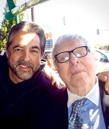 ジョー・マンテーニャさんのインスタグラム写真 - (ジョー・マンテーニャInstagram)「Today would have been Ray Bradbury’s 100th birthday. I’m forever grateful to have had an over 40 year friendship with one the most gifted writers who ever lived.」8月23日 7時38分 - joemantegna