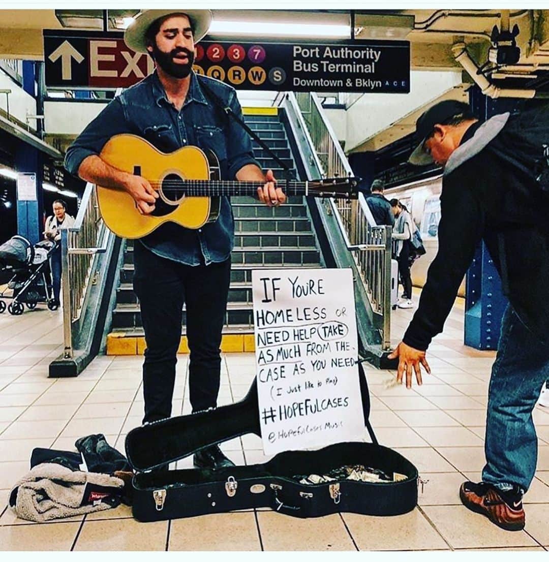 コンスタンス・ジマーのインスタグラム：「Thank you @allthingsgoodco for always sharing such positive messages, this one made my Saturday! Missing NYC and remembering the kindness of strangers @hopefulcasesmusic #hopefulcases !!」