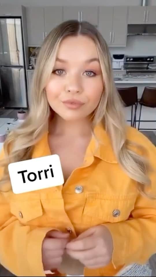 トーリ・ウェブスターのインスタグラム：「but it’s torri, just torri 😝  #myname #girlboss #blondehair #fashion #love #fashionreel#character #tiktokchallenge #tiktokfamous #tiktokfashion #outfits #outfitchange」