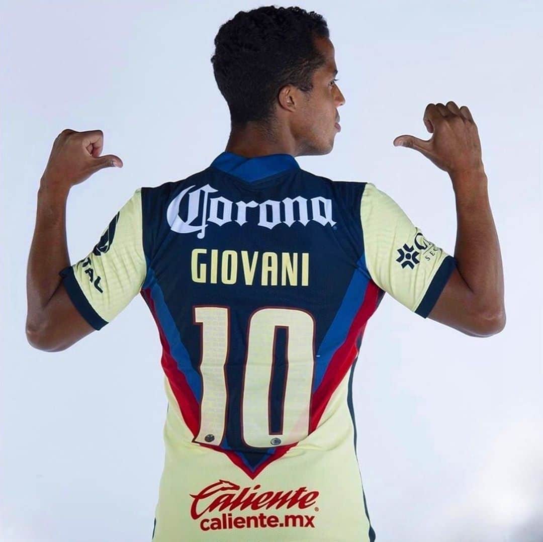 のインスタグラム：「Feliz de estar de vuelta 🙏🏾」