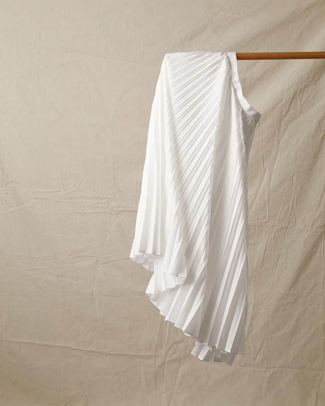 Banana Republic さんのインスタグラム写真 (Banana Republic Instagram)「Plisse every day.」8月23日 8時40分