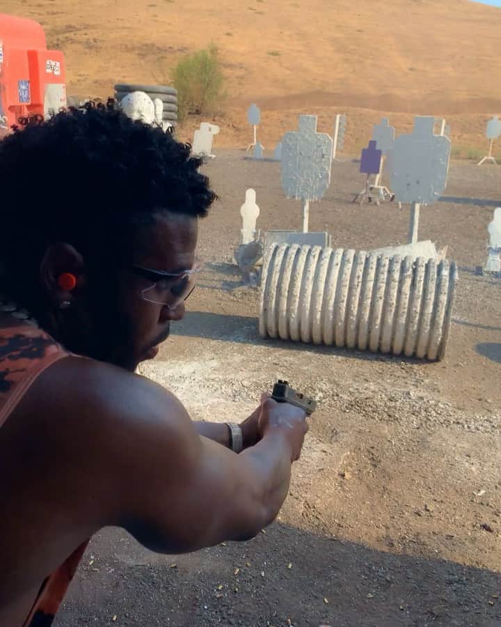 ジェイソン・デルーロのインスタグラム：「Big shout to @tarantactical for keeping me sharp」