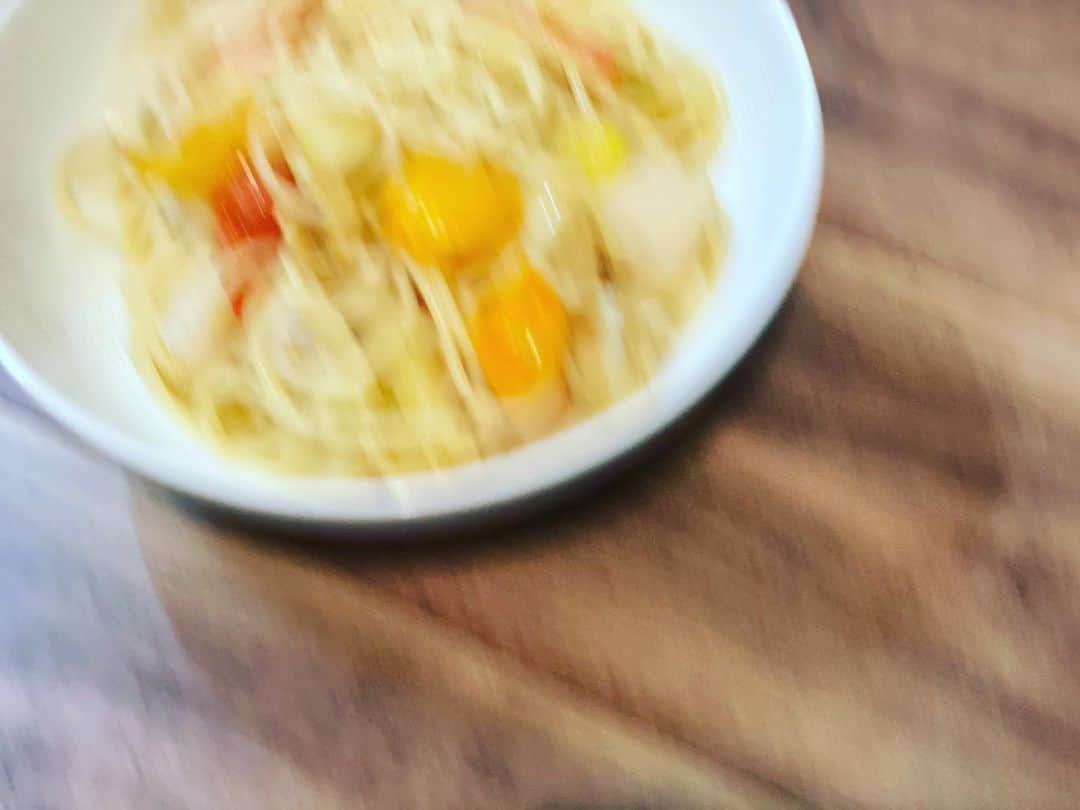 内田朝陽さんのインスタグラム写真 - (内田朝陽Instagram)「朝陽飯 ・ ・帆立と白ナスのスパゲティー　生姜と白ワイン風味 ・ #cooking #asahimeshi #spagetti #あさひめし　#スパゲティー　#帆立　#料理」8月23日 9時32分 - asahi_uchida