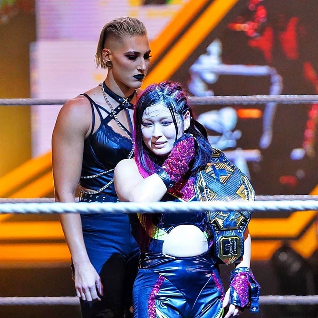 WWEさんのインスタグラム写真 - (WWEInstagram)「@shirai_io retains her #WWENXT Women’s Championship!  @rhearipley_wwe 👀 #NXTTakeover」8月23日 9時59分 - wwe