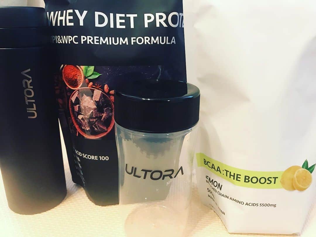 鈴木翔登のインスタグラム：「@ultora_official  タンパク質、BCAA 最高。 #筋肉　#アミノ酸」