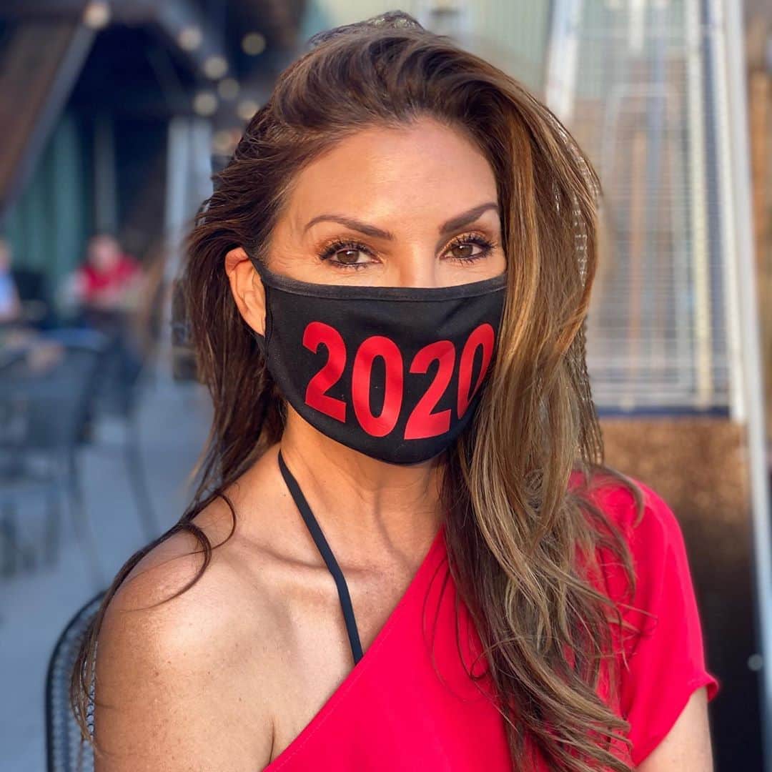 ヘザー・マクドナルドのインスタグラム：「Date night in #mammothlakes @mammothrockbrasserie #2020fashion」
