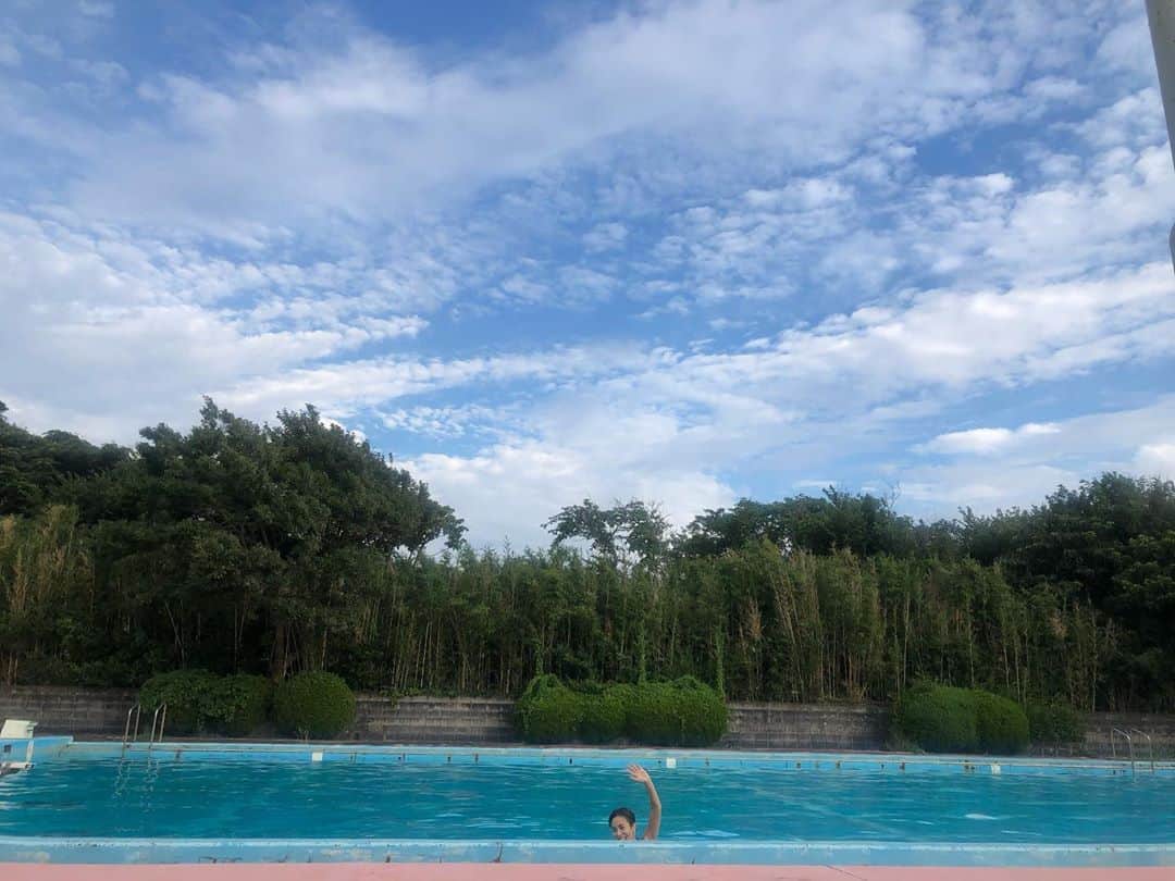LOVEのインスタグラム：「🚴‍♀️👙  🏊‍♀️🏝  🤿🐠  🍣🍣🍣🍣🍣！！  #summer #vacation」
