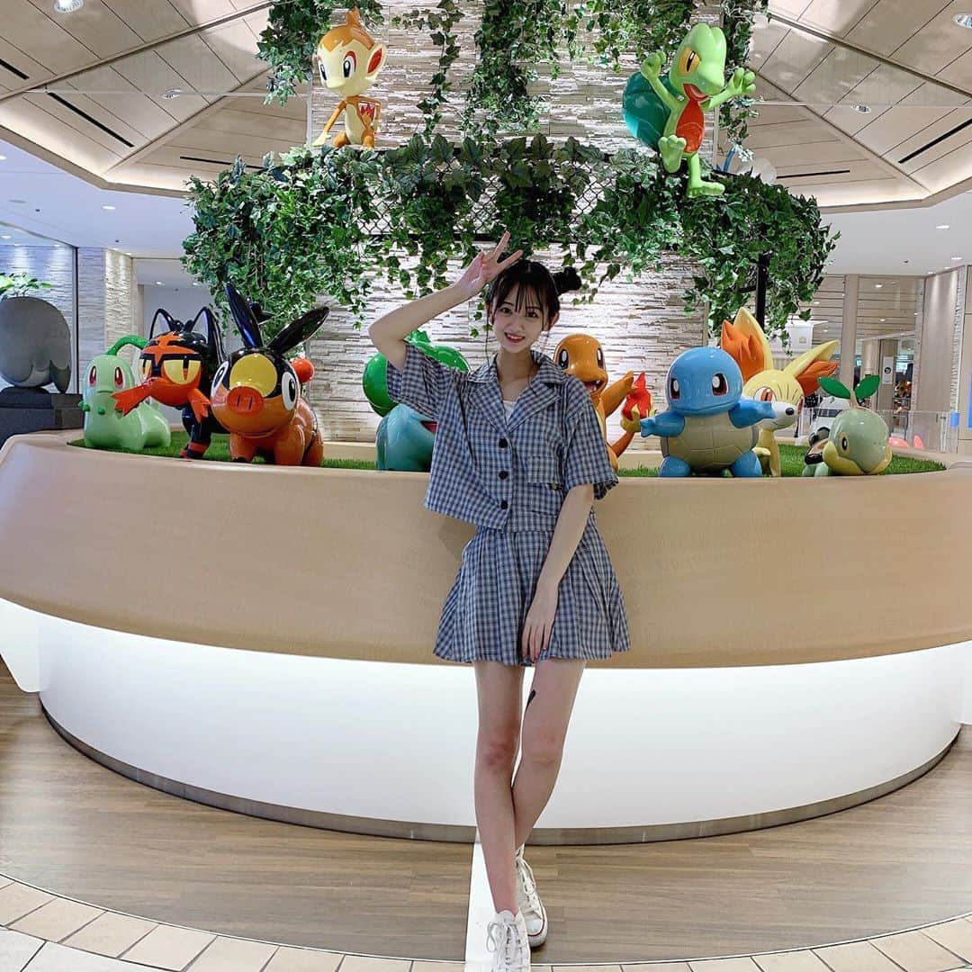 皆藤悠柚のインスタグラム：「ポケモン可愛い🥰 ・ #池袋 #池袋サンシャインシティ #高校生 #女子高生 #ポケモン #全身 #ツインお団子 #コンバース #皆藤悠柚 #jk #jk1 #followlike #tokyo #ikebukuro #pokemon」