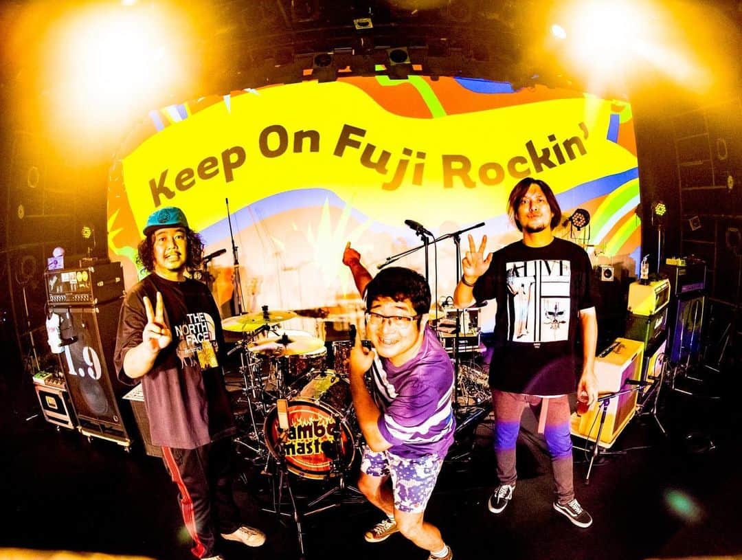 山口隆のインスタグラム：「FUJI ROCK FESTIVAL'20 LIVE ON YOUTUBEでライブをやらせていただきました！ みなさんの感想を見させてもらって、今めちゃめちゃ感動しております！ 全面協力して下さったフジロックの運営のみなさま、スタッフのみなさま、本当にありがとうございます‼︎ なにより、ライブをみてくださった、音楽を愛するみなさま、本当にありがとうございます‼︎ 来年のフジロックの大成功&大成功‼︎‼︎‼︎をお祈りいたします！ 写真　浜野カズシ 　#キープオンフジロック 　#フジロックイズノットデッド 　#サンボマスター   #フジロック」