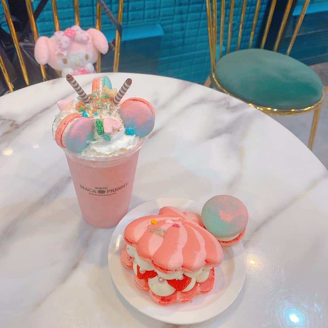 あいにゃんさんのインスタグラム写真 - (あいにゃんInstagram)「新大久保にあるマカロン専門店💓 かわいいスムージーもあるしマカロン可愛すぎるし、沢山人いて人気なお店だった₍ᐢ⸝⸝› ̫ ‹⸝⸝ᐢ₎ * * #マカプレッソ #macapresso #macaron #shinokubo #マカロン #マカロン専門店 #トゥンカロン #新大久保 #新大久保カフェ #韓国カフェ #韓国風カフェ #自撮り女子 #自撮り #被写体 #メイド #コンカフェ #アイドル #地雷 #地雷女 #メンヘラ女子 #量産型 #韓国ファッション #美男美女と繋がりたい #お洒落さんと繋がりたい#japanesegirl #maid #followforfollowback #いいね返し #フォローミー」8月23日 21時23分 - ainyan0310
