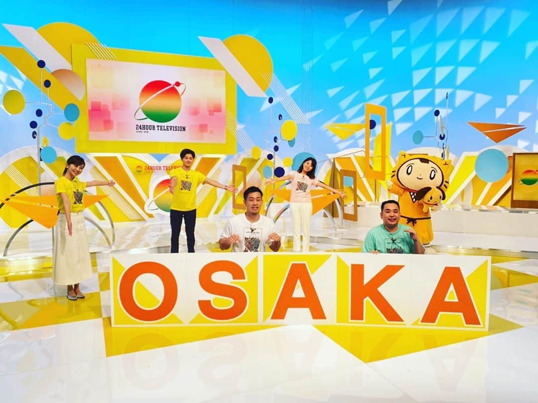 駒場孝のインスタグラム：「24時間テレビ、関西のチャリティーパーソナリティとしてたくさん動かせて頂きました！ 中谷さん黒木さん大野さんシノビーも優しくて、とても‘えぇ’番組に携わらせてもらえて光栄でした！ サライ歌いながら帰ります！ そして「#心が動いた24」たくさんのメッセージもありがとうございました！！OSAKAー！」