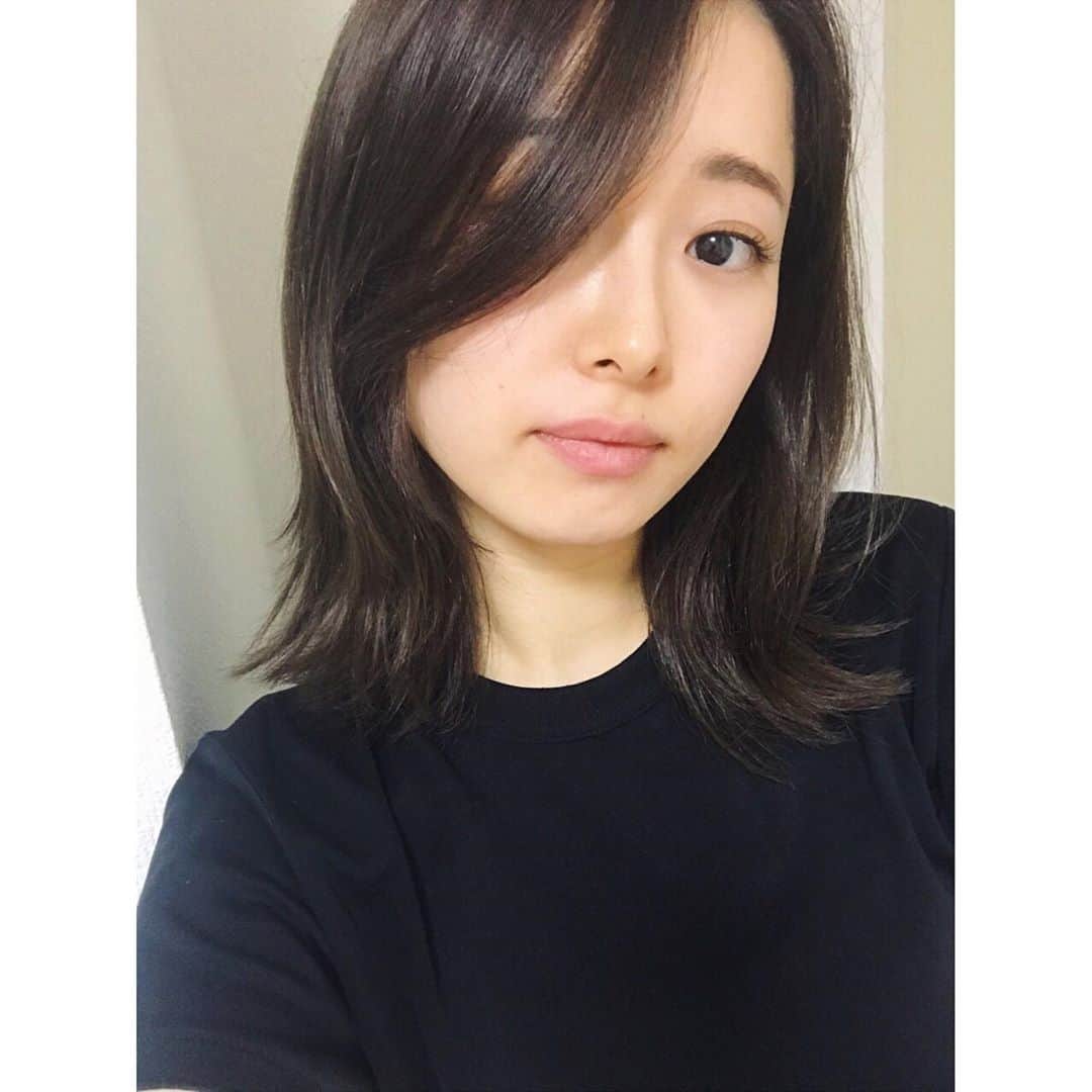 安倍萌生のインスタグラム：「. いつもありがとうございます🤍 髪の毛生き返りました💇🏻‍♀」