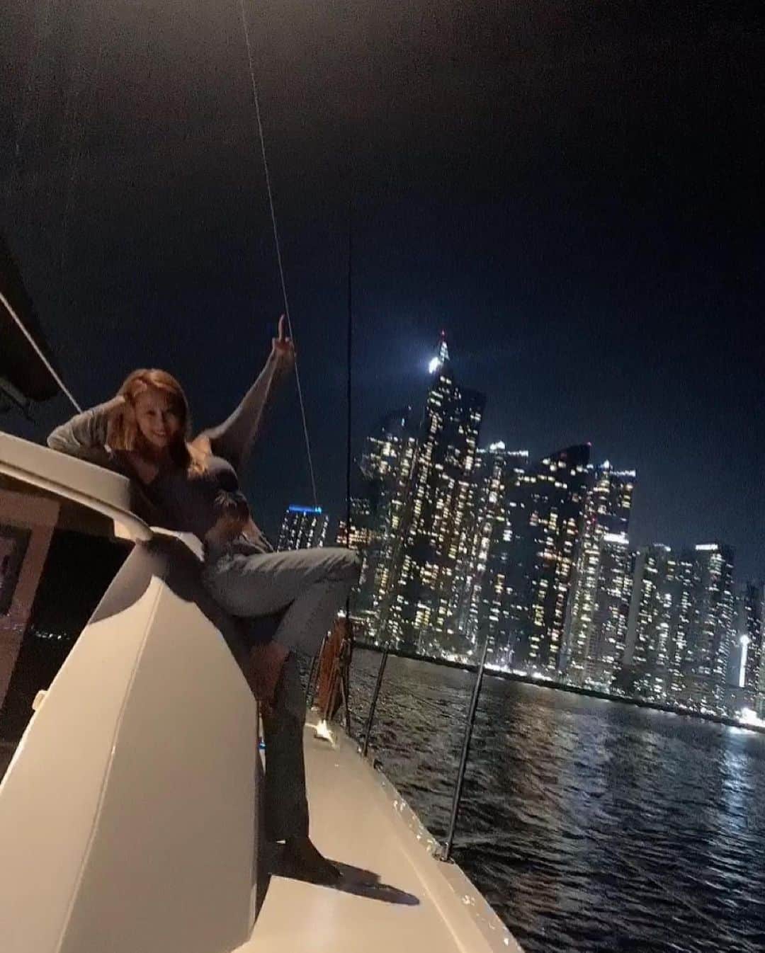 ピパ さんのインスタグラム写真 - (ピパ Instagram)「Feeling the night ocean🌊 . . #yacht #busan #ocean #부산밤바다」8月23日 21時37分 - bipa.diva