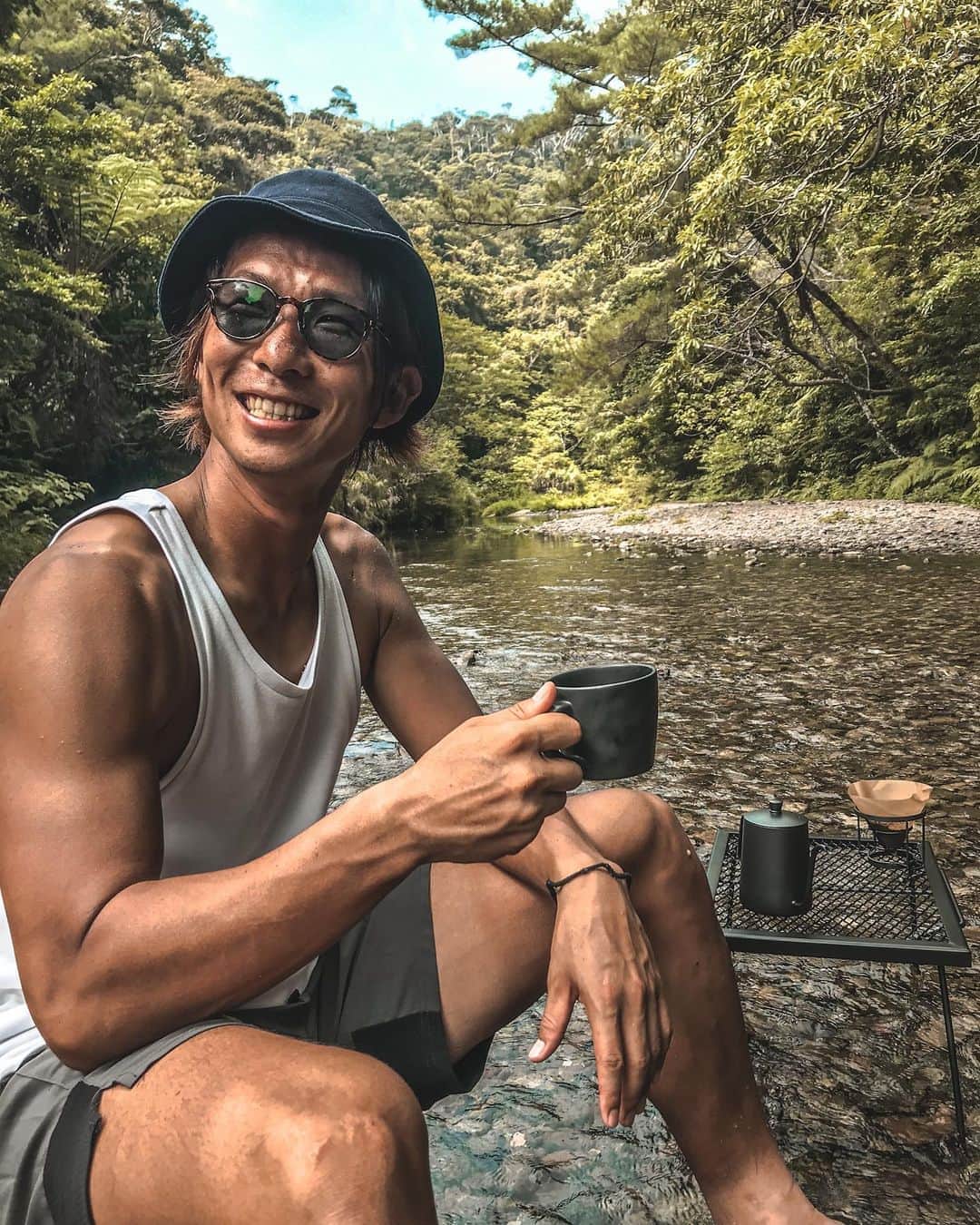 のインスタグラム：「: 自粛生活で自分の時間が増えて それは、それで充実するけど  やっぱり 仲間とワイワイする時間が 何より楽しいよ、結局  みんなで川行きたい。  with @zeque_by_zeal ⬅︎ check model : Juno   photo by @tom.noza  : #沖縄 #沖縄生活 #休日の過ごし方 #自然が好きな人と繋がりたい  #珈琲 #珈琲のある暮らし  #お洒落さんと繋がりたい  #ライフスタイル #アウトドア #アウトドアファッション #インスタ映え  #チル #キャンプ #キャンプ好きな人と繋がりたい  #コーヒー好き  #コーヒーのある暮らし  #偏光サングラス #okinawa #okinawalife  #outdoor #summervibes #camp #camper  #coffee #coffeebrake  #polarized #polarizedsunglasses #goodvibes #chill」