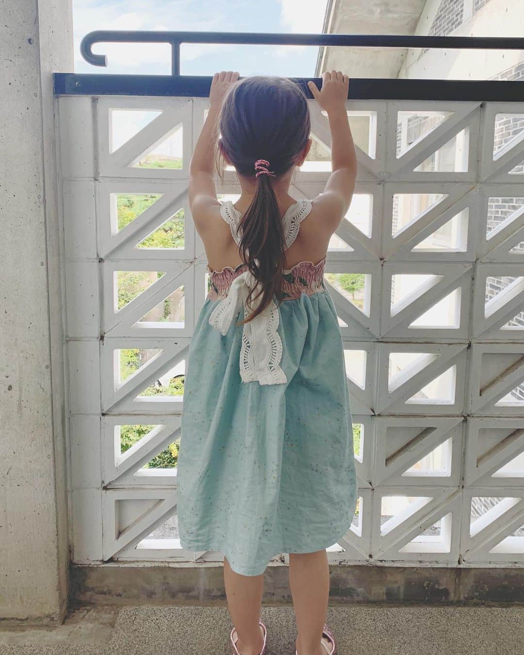 坂本美雨さんのインスタグラム写真 - (坂本美雨Instagram)「たくましくなってきたね、うしろ姿。 #今日のなまこちゃん」8月23日 21時44分 - miu_sakamoto