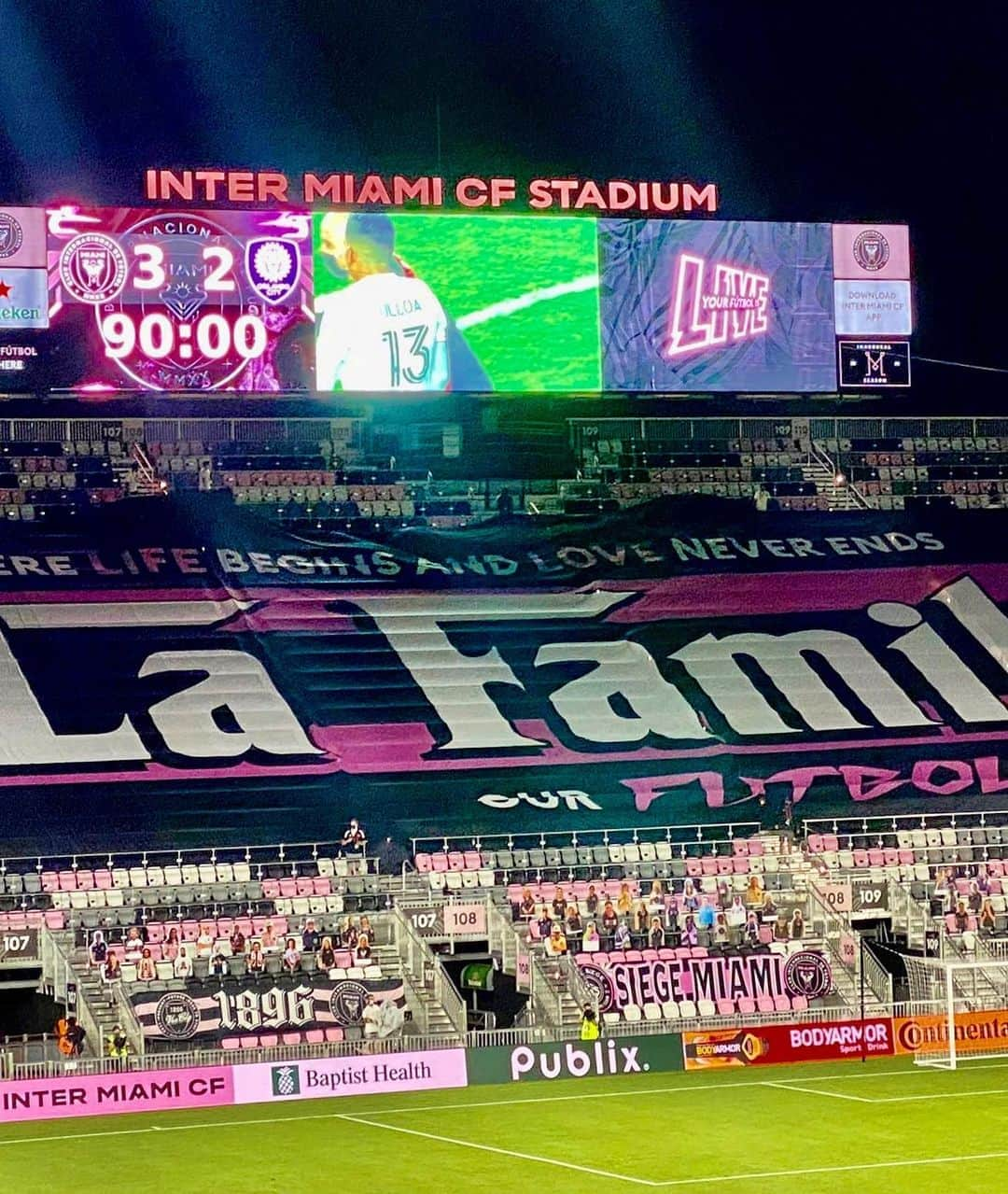 ブレーズ・マテュイディさんのインスタグラム写真 - (ブレーズ・マテュイディInstagram)「Starting our history with a BANG 💥 Well done la Familia @intermiamicf 💪🏾」8月23日 21時45分 - blaisematuidiofficiel