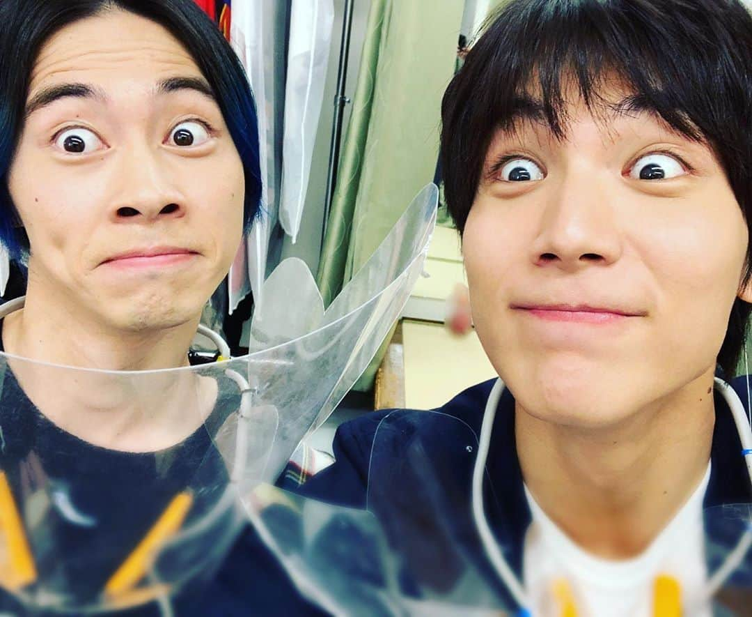 中川大志さんのインスタグラム写真 - (中川大志Instagram)「・ 4話、今夜。 我々、迷走。  🤷‍♂️  #オヤハル」8月23日 21時52分 - taishi_nakagawa_official