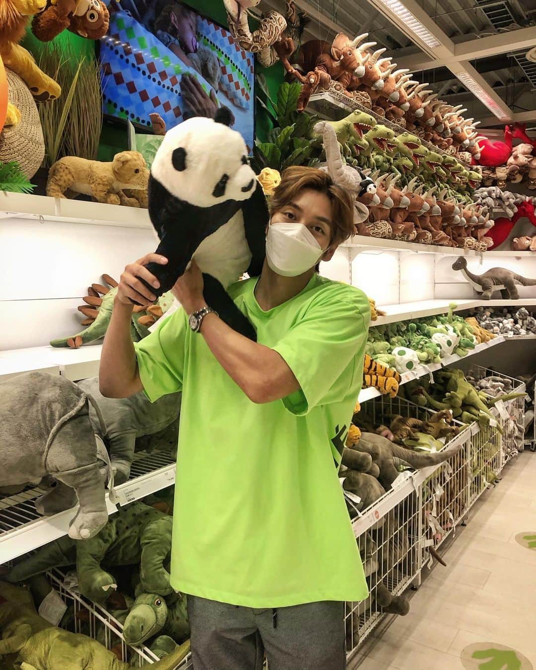 チェ・ソンジュンのインスタグラム：「내려와엉아힘들다 🤨」