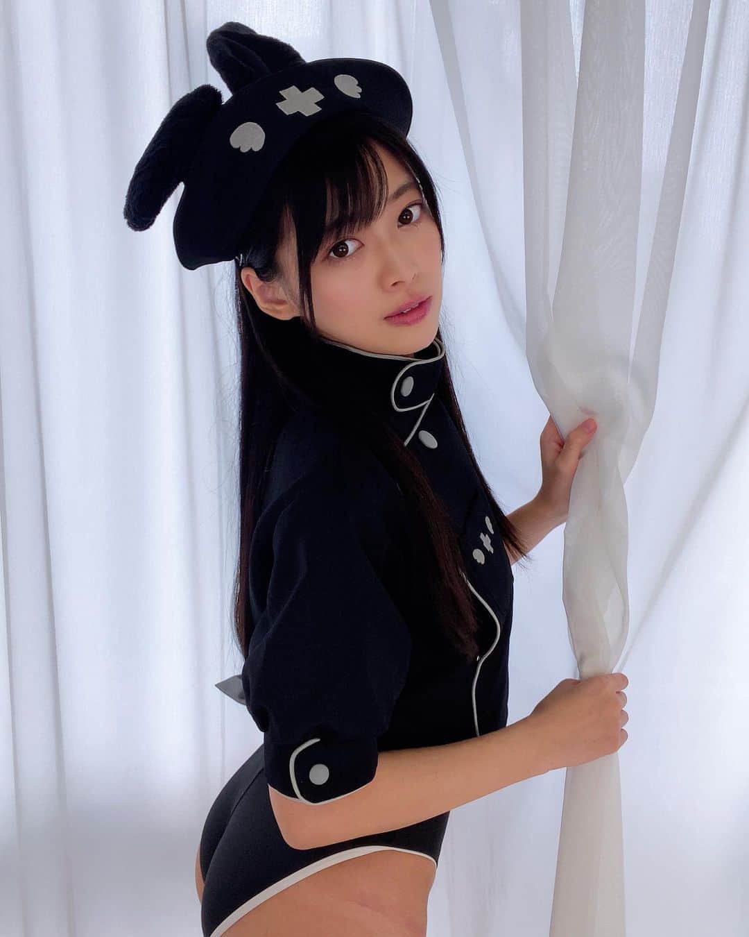 藤田いろはのインスタグラム：「患者さん朝ですよ☀️﻿ カーテン開けますね🐰💓﻿ ﻿ ﻿ ﻿ 患者さんを自分の名前にして、入院した先のナースがバニーだったって妄想していいよ﻿ ﻿ ﻿ ‪#藤田いろは#グラビア#gravure #japanesegirl #レースクイーン#tokyo  #l4l #aziangirl  #ビジョビ #模特 #뷰티스타그램 #cosplay #黒髪ロング#소통해요#셀스타그램#モデル #model #그라비아  #日本的 #性感內衣  #sexy  #性感美女 #性感尤物  #バニーの日 #ナース服 #コスプレ #お尻  #フェチ #妄想」
