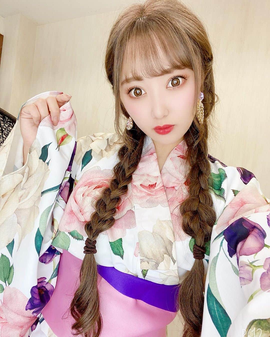のインスタグラム：「❤️💓❤️💓❤️. * 撮影会でpresentで頂いた浴衣🌈✨. @dress_sugar さんのです💕(*´꒳`*). すっっごく可愛い…♡♡♡. 今年最初で最後の浴衣かな🙄？. #follow #me #japan #yukata #グラビア #恵比寿マスカッツ #松本ゆん #浴衣 #sugar #좋아요 #팔로우 #팔로미 #데일리코디 #패션스타그램 #셀카 #셀스타그램 #얼스타그램 #여행스타그램 #귀여워 #三つ編み #浴衣ヘア」